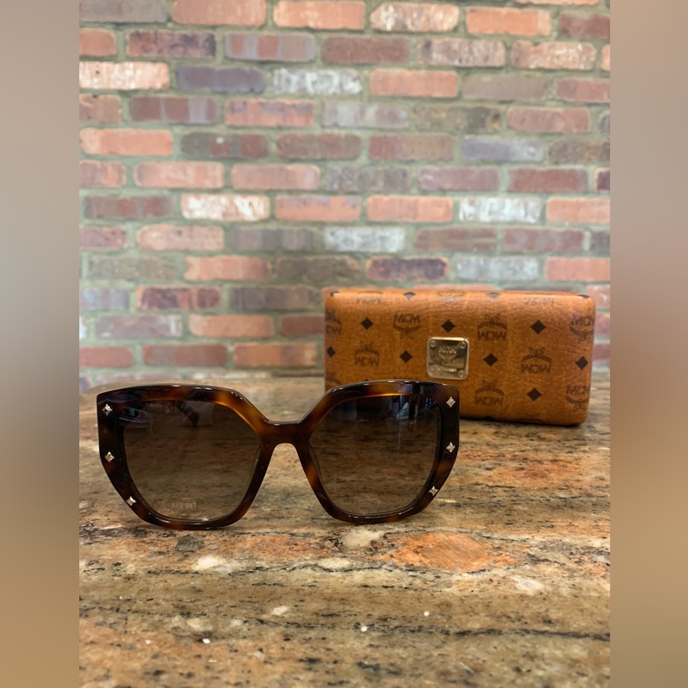 MCM SUNGLASSES
